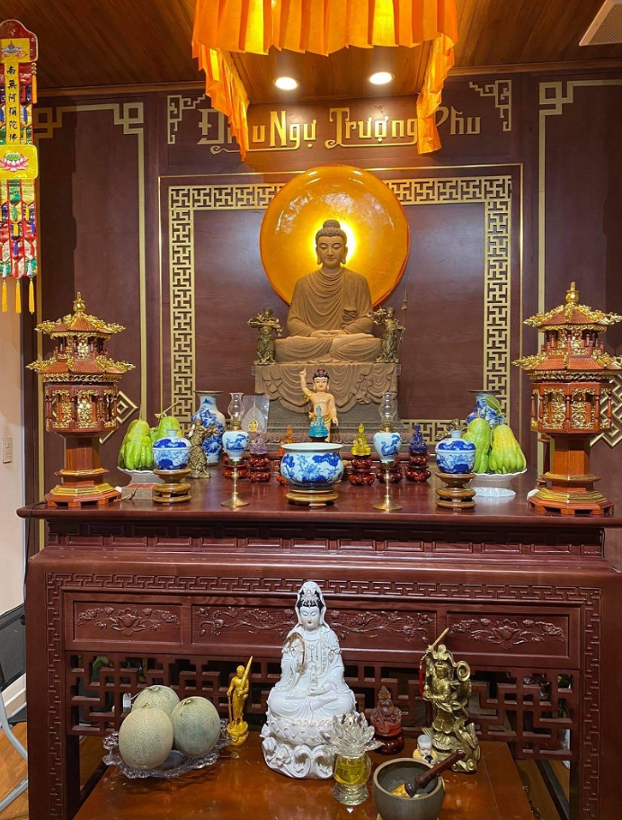 Nghi thức thắp hương, khấn vái, lạy tổ tiên đúng chuẩn theo truyền thống người Việt
